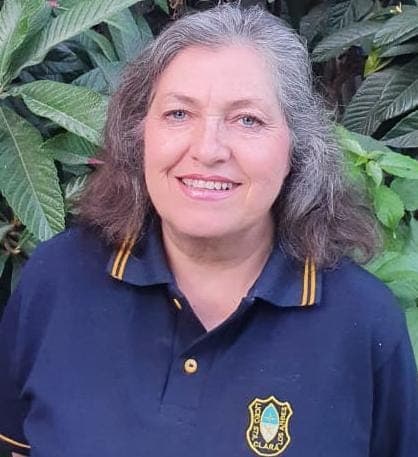 Eva Serey, Administración